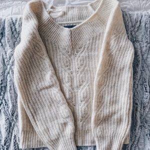 ABERCROMBIE & FITCH OFF SHOULDER SWEATER SIZE S